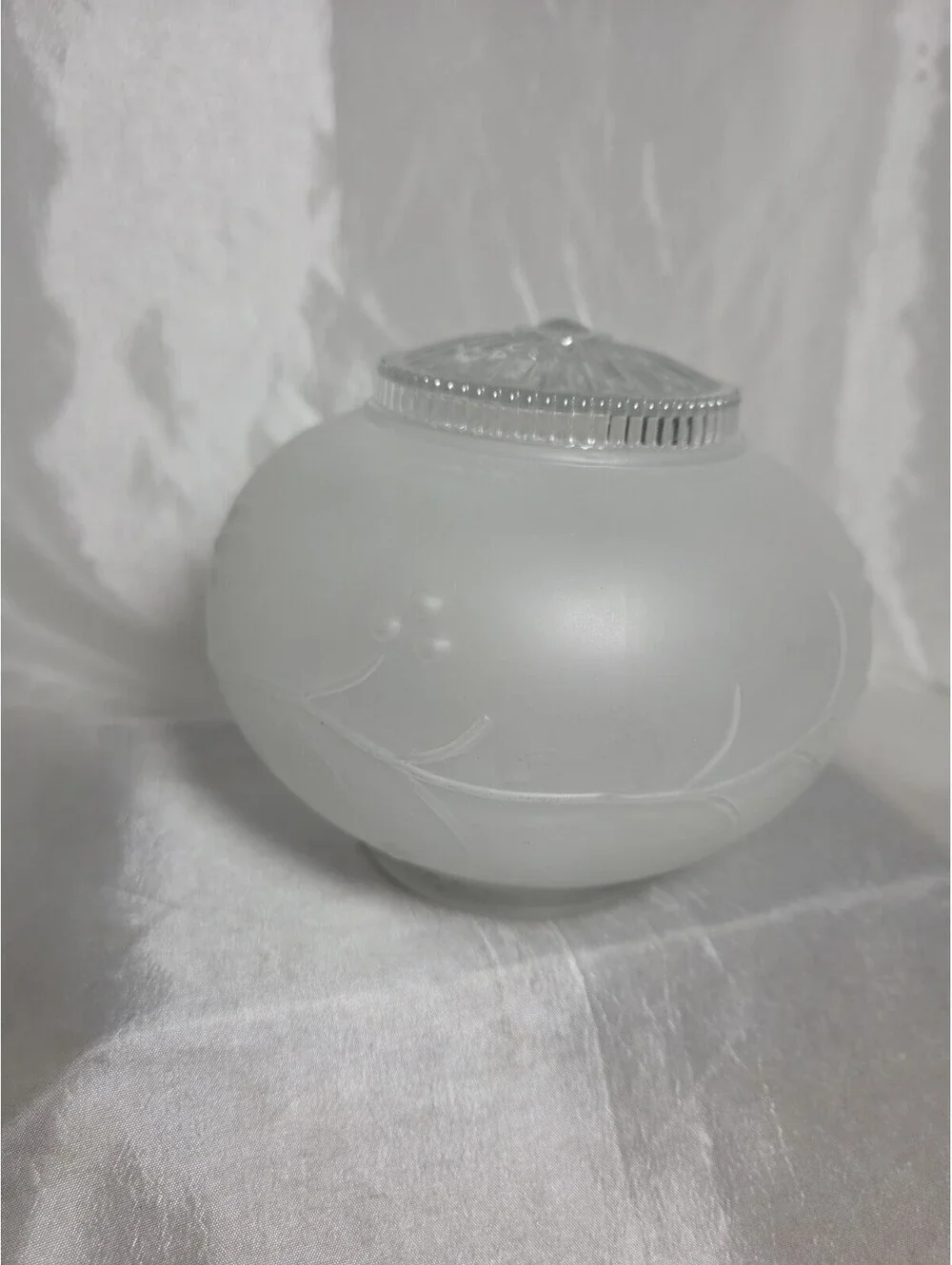 Vintage Frosted Glass Lamp Globe Vine And Berries Clear Top 3 1/4
